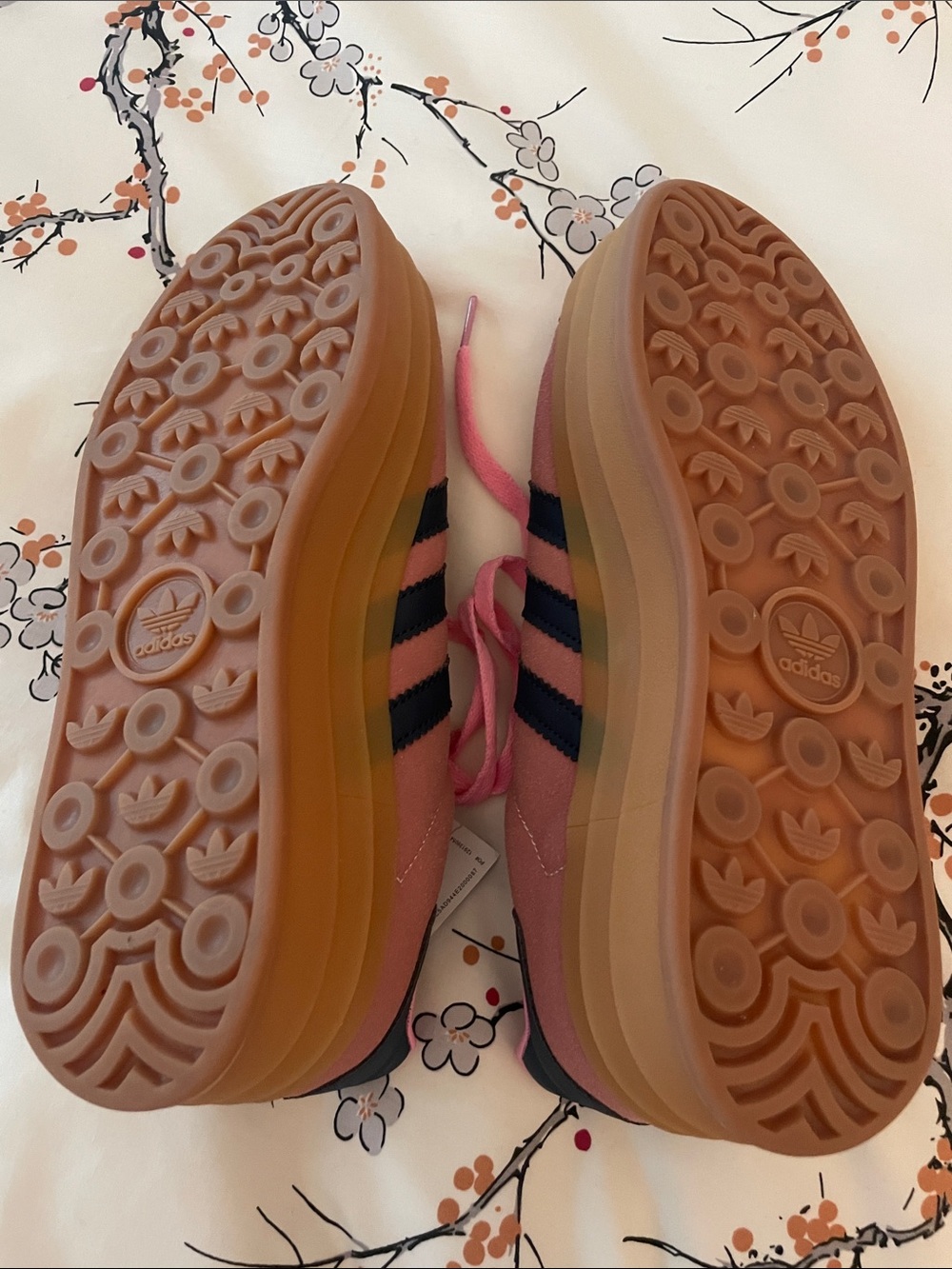 adidas Women’s Platform Gazelles Pink Sneakers with Navy Stripes Size 7.5 NWT - Picture 4 of 12